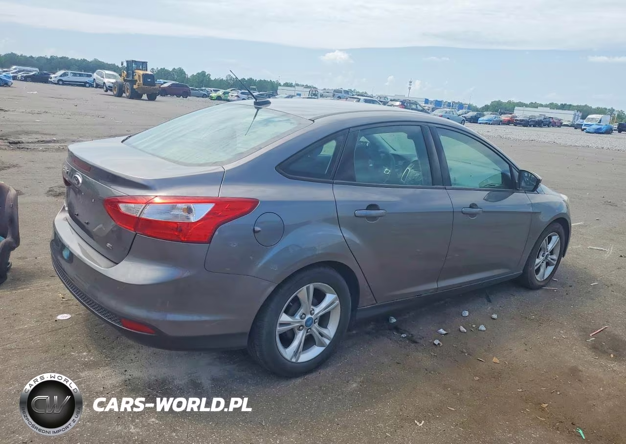 2014 Ford Focus Se VIN:1FADP3F20EL228342 - 3