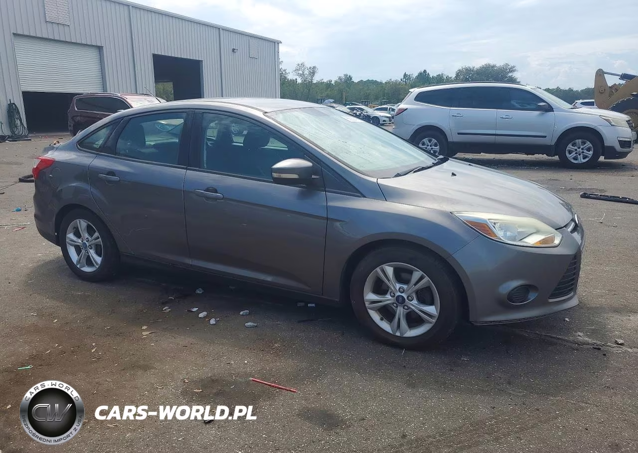 2014 Ford Focus Se VIN:1FADP3F20EL228342 - 4
