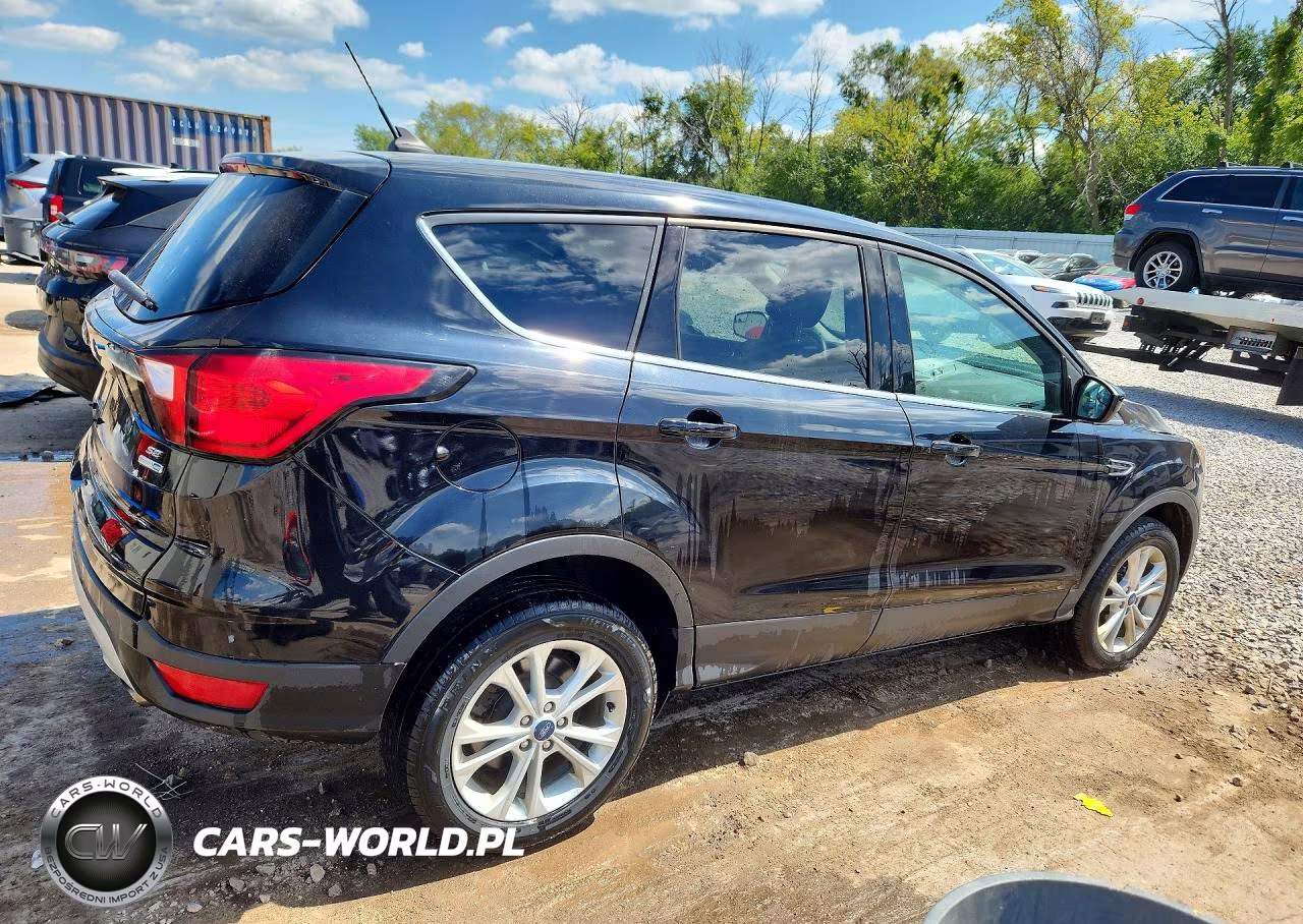 2019 Ford Escape Se VIN:1FMCU9GD9KUB04279 - 3