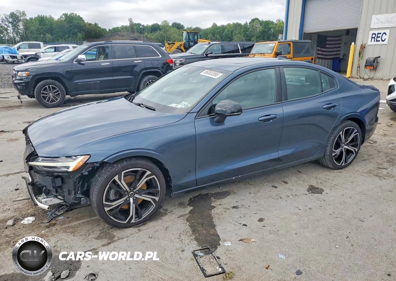 2025 Volvo S60 Core – zdjęcie 1 z 12
