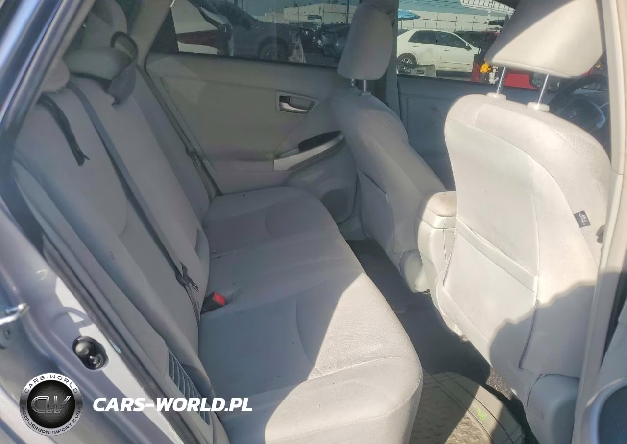 2013 Toyota Prius Two VIN:JTDKN3DU0D5655826 - 10