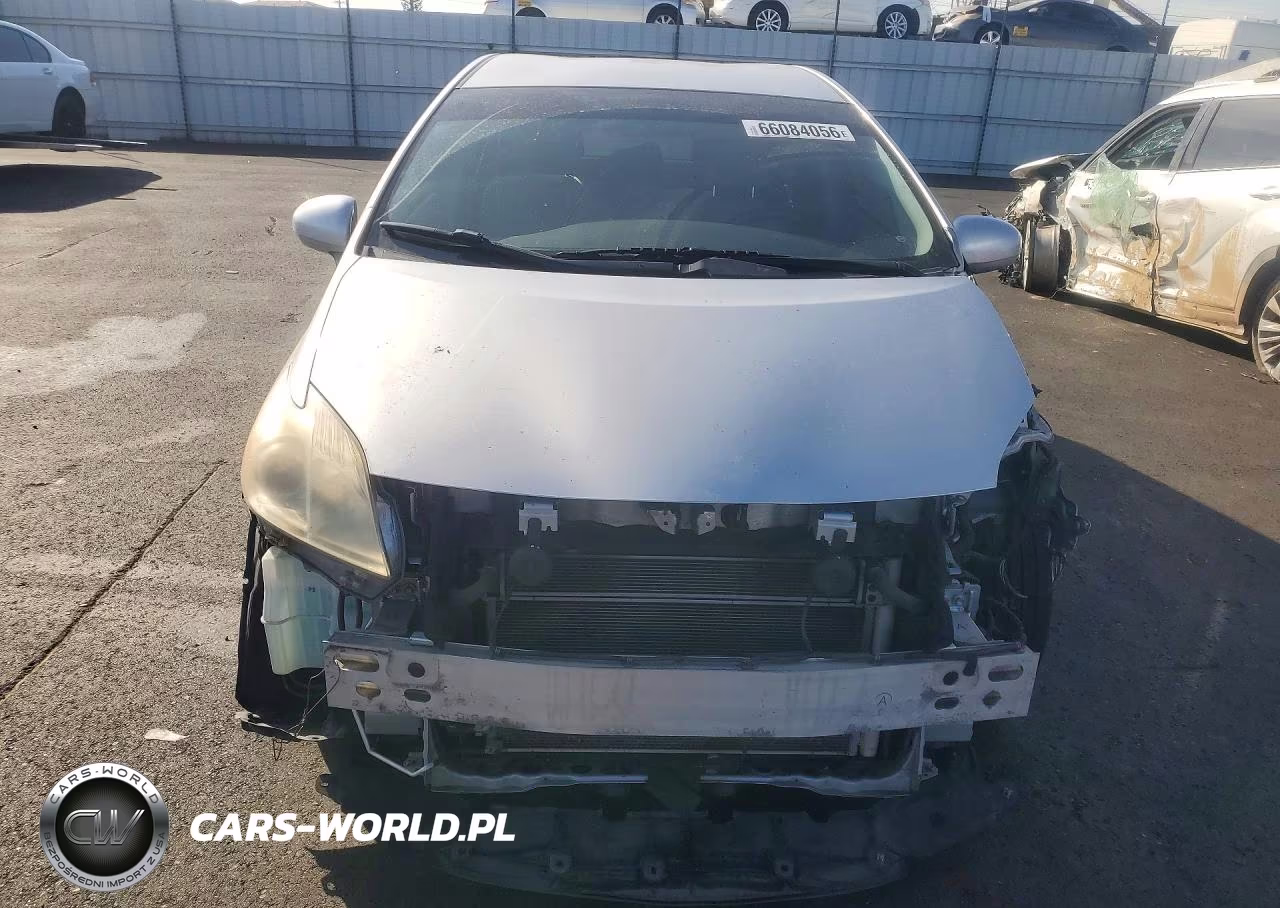 2013 Toyota Prius Two VIN:JTDKN3DU0D5655826 - 5