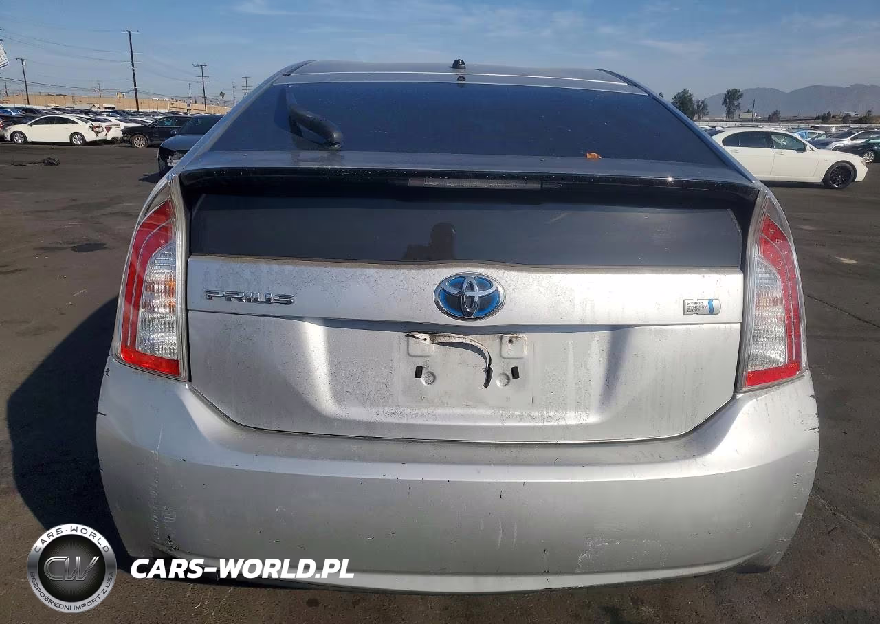 2013 Toyota Prius Two VIN:JTDKN3DU0D5655826 - 6