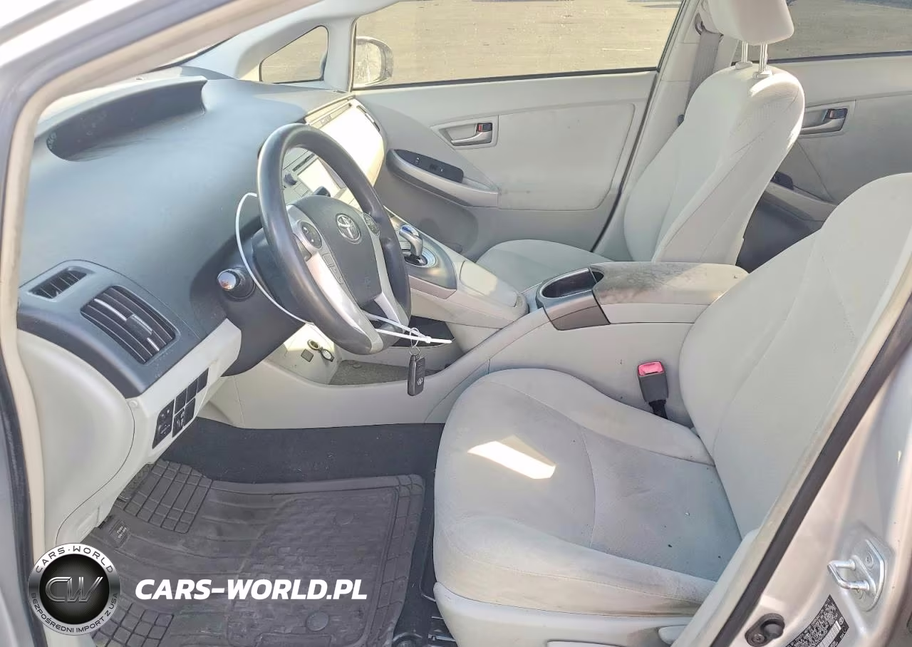 2013 Toyota Prius Two VIN:JTDKN3DU0D5655826 - 7