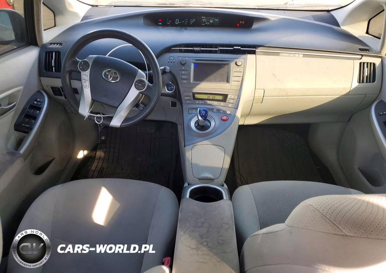 2013 Toyota Prius Two VIN:JTDKN3DU0D5655826 - 8