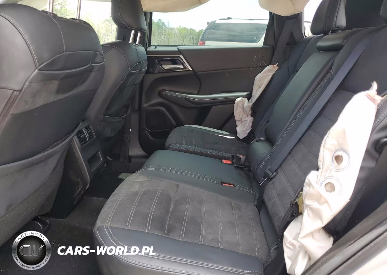 2023 Mitsubishi Outlander Se VIN:JA4J3UA88PZ040138 - 10