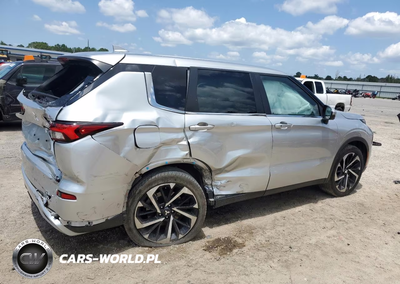 2023 Mitsubishi Outlander Se VIN:JA4J3UA88PZ040138 - 3