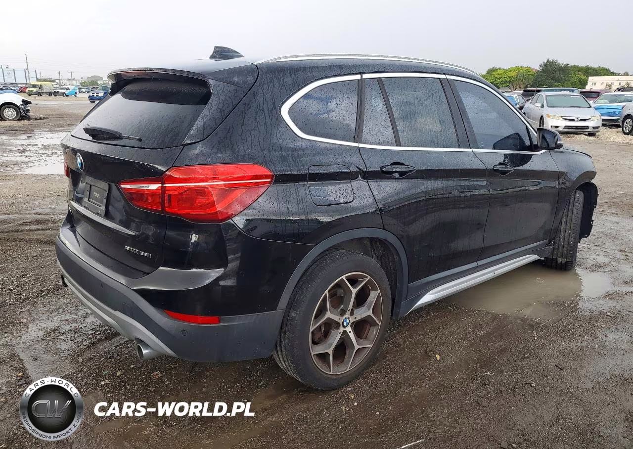 2018 BMW X1 Sdrive28I VIN:WBXHU7C32J5L05853 - 3