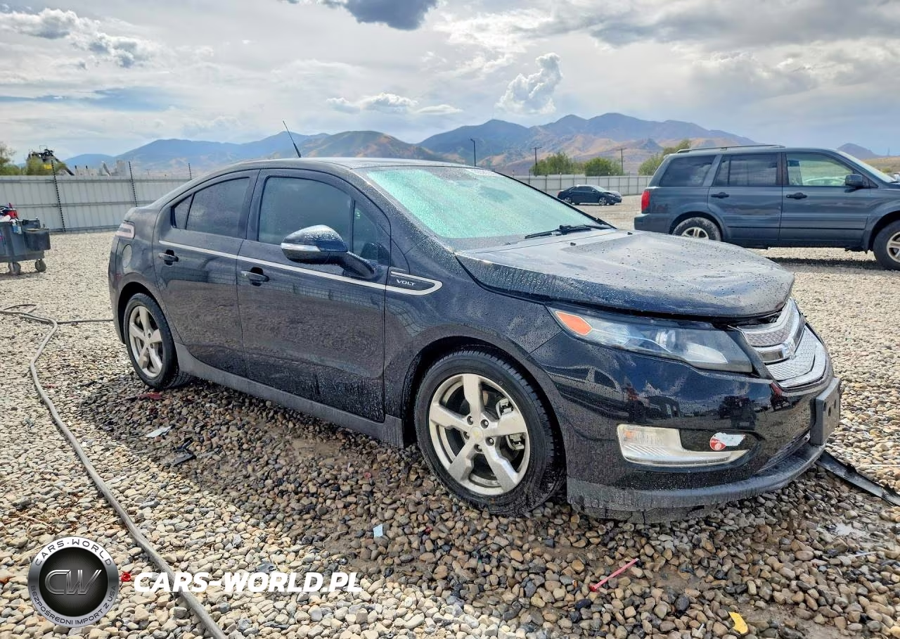 2014 Chevrolet Volt VIN:1G1RE6E4XEU132716 - 4