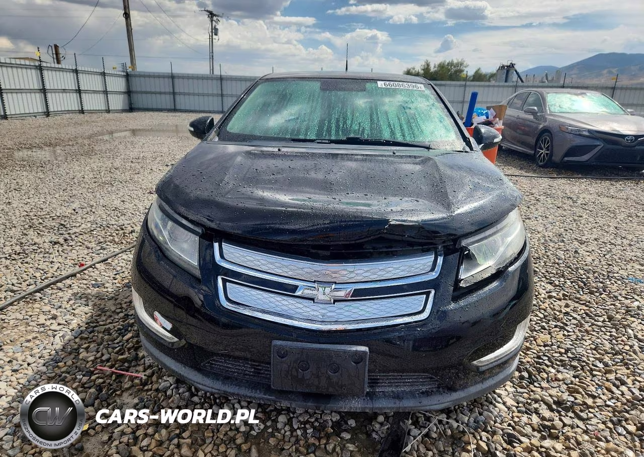 2014 Chevrolet Volt VIN:1G1RE6E4XEU132716 - 5