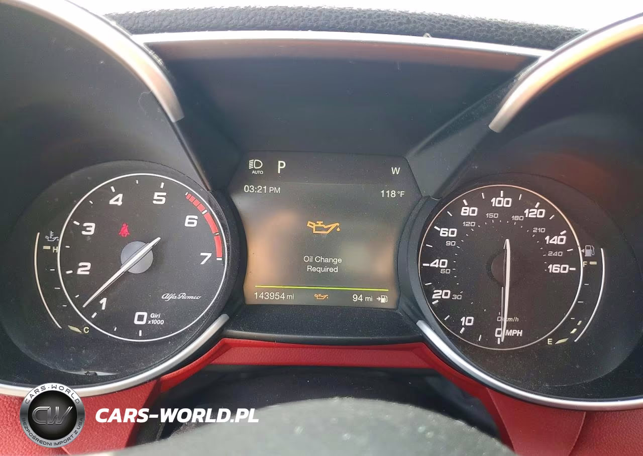 2019 Alfa Romeo Giulia VIN:ZARFAMAN0K7599670 - 9
