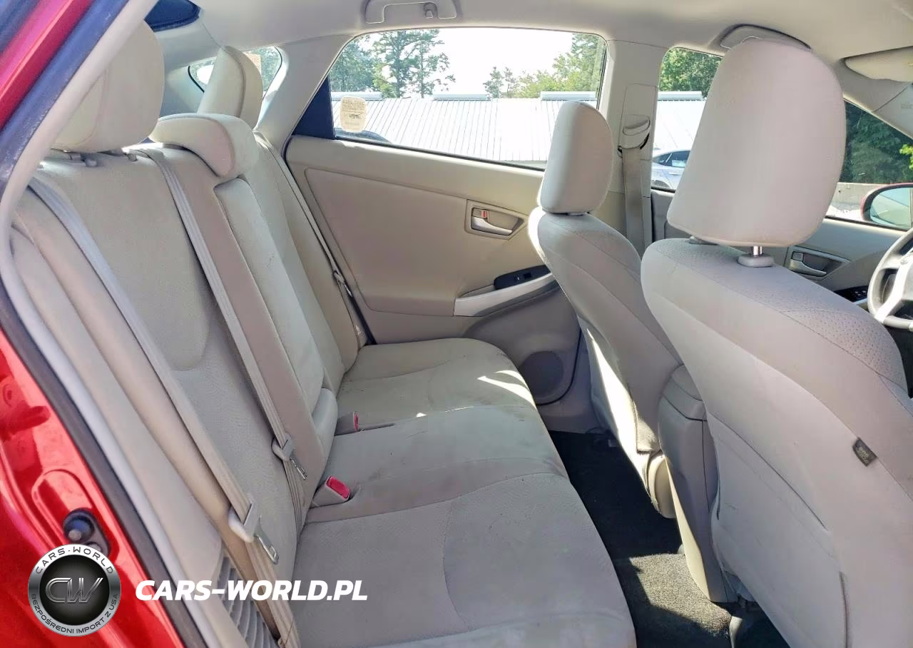 2013 Toyota Prius Two VIN:JTDKN3DU6D0352028 - 10