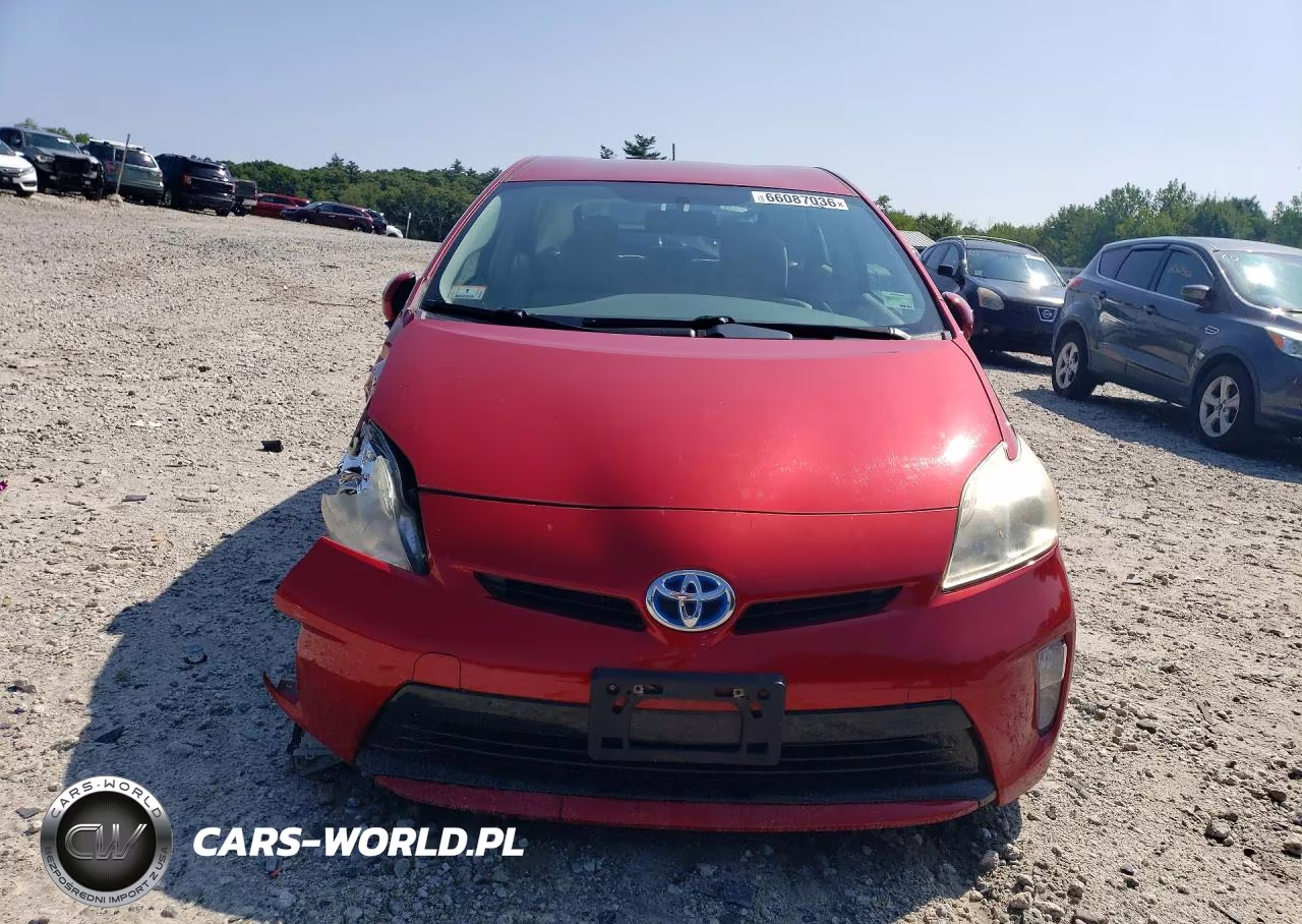 2013 Toyota Prius Two VIN:JTDKN3DU6D0352028 - 5