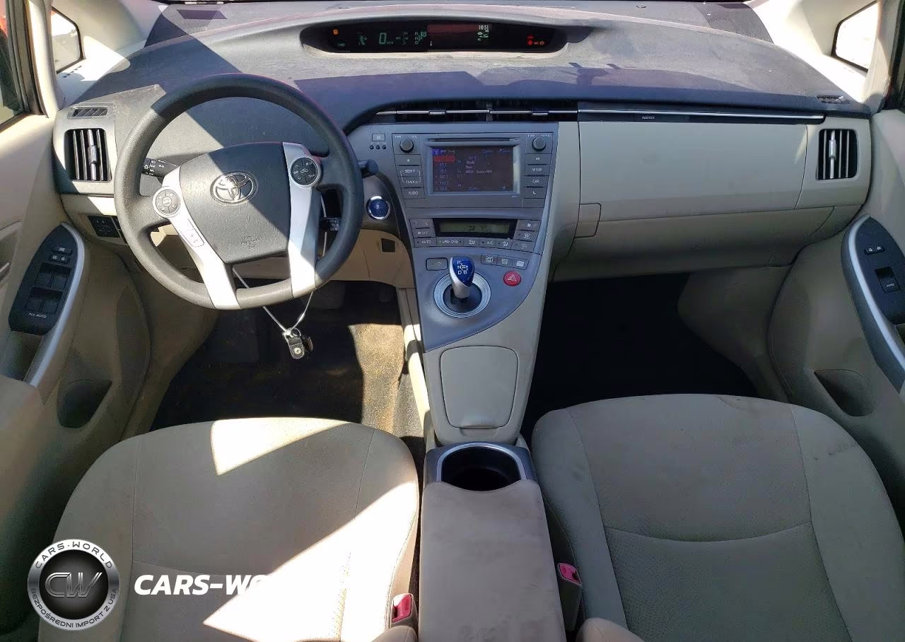 2013 Toyota Prius Two VIN:JTDKN3DU6D0352028 - 8