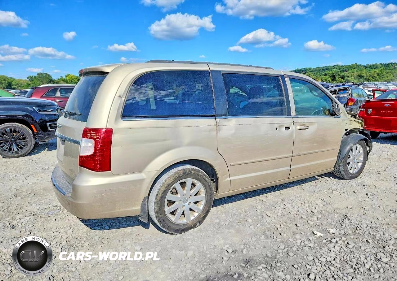 2016 Chrysler Town & Country Lx VIN:2C4RC1AG9GR120072 - 3