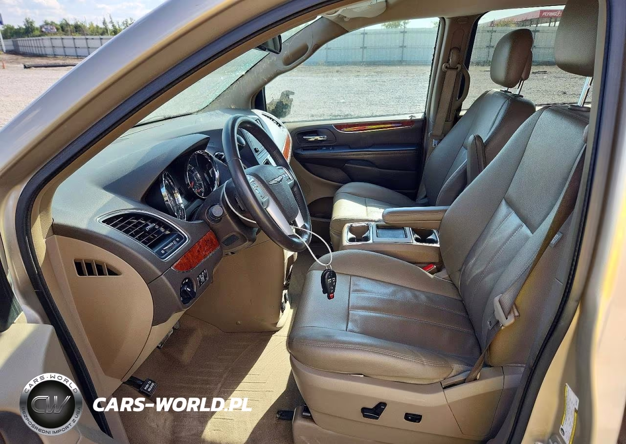 2016 Chrysler Town & Country Lx VIN:2C4RC1AG9GR120072 - 7