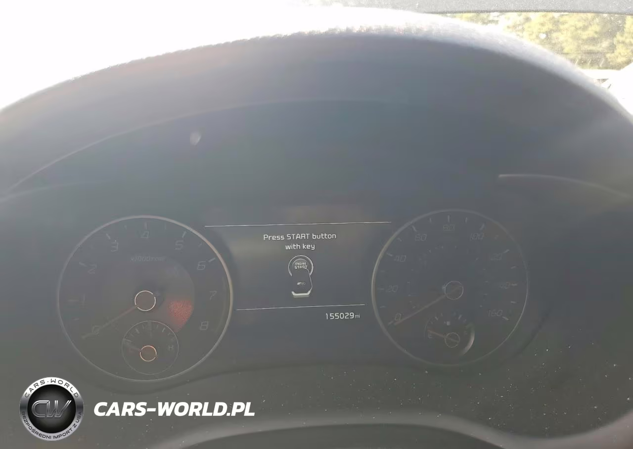 2018 Kia Stinger Premium VIN:KNAE25LA8J6014189 - 9