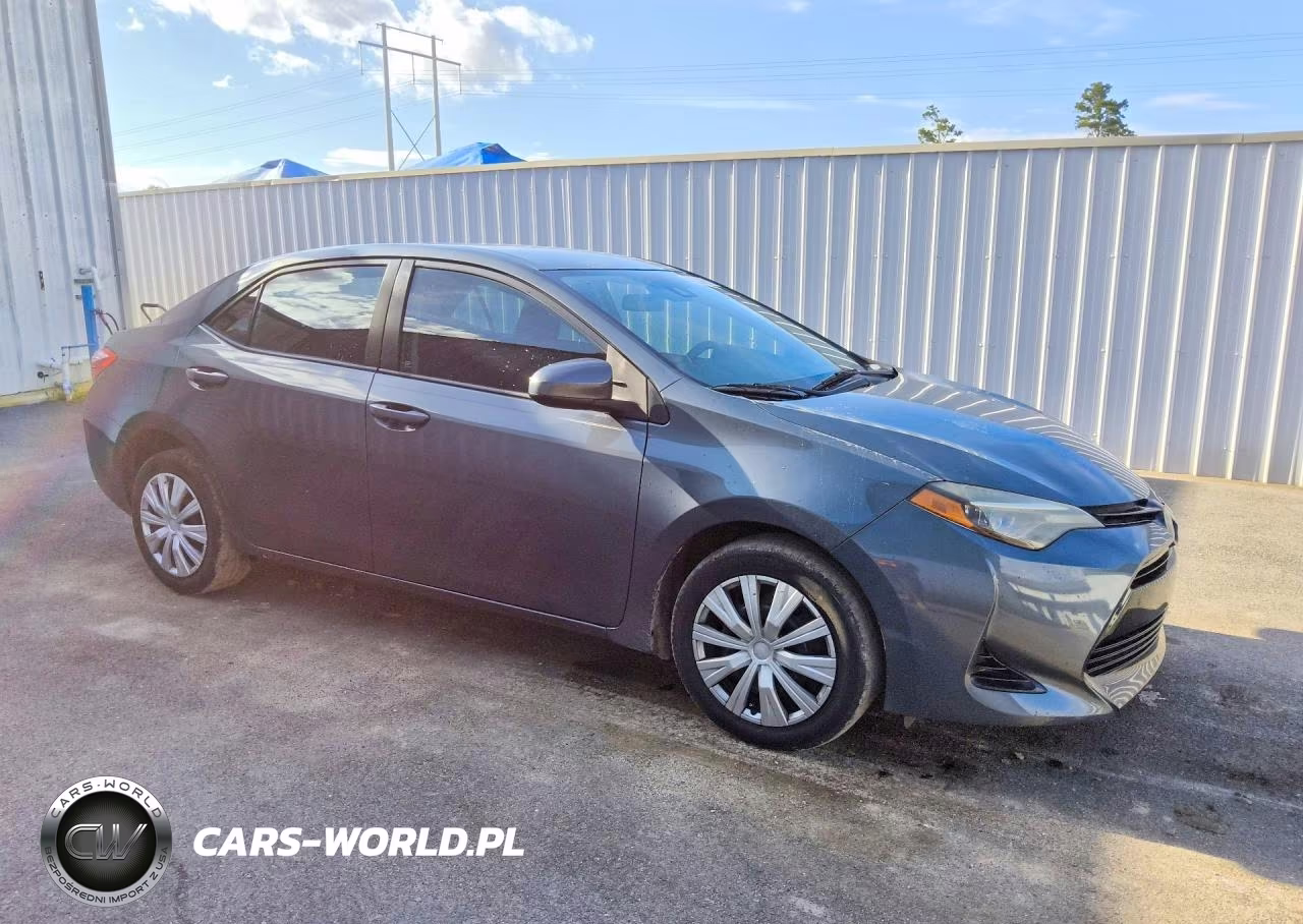 2017 Toyota Corolla Le VIN:5YFBURHEXHP735460 - 4