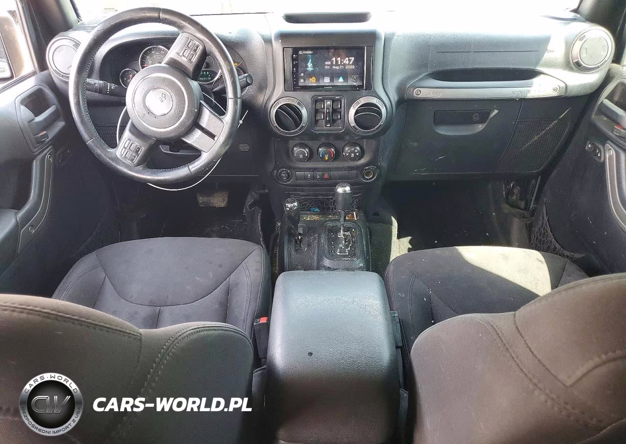 2015 Jeep Wrangler Unlimited Sport VIN:1C4BJWDGXFL520360 - 8