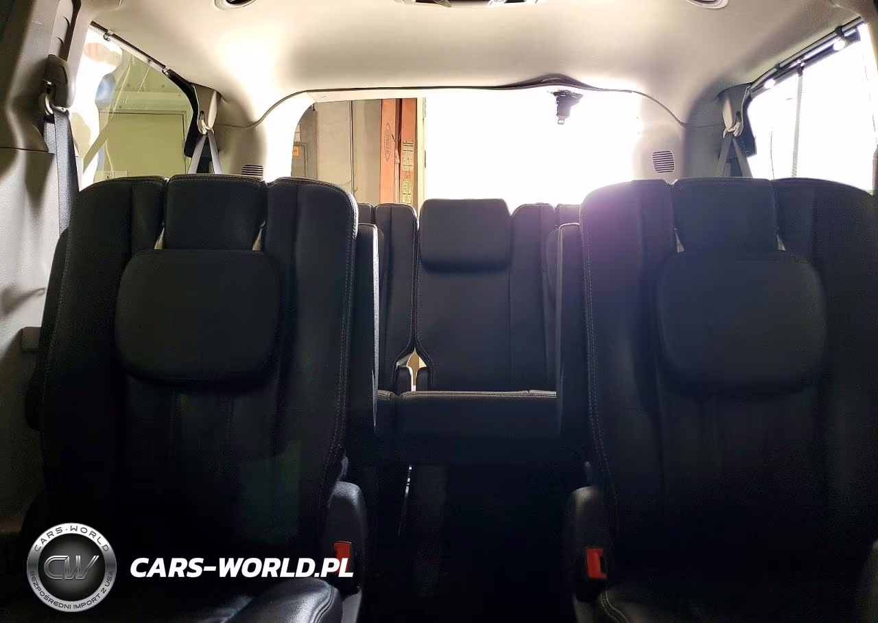 2015 Chrysler Town & Country Touring VIN:2C4RC1BGXFR698369 - 10