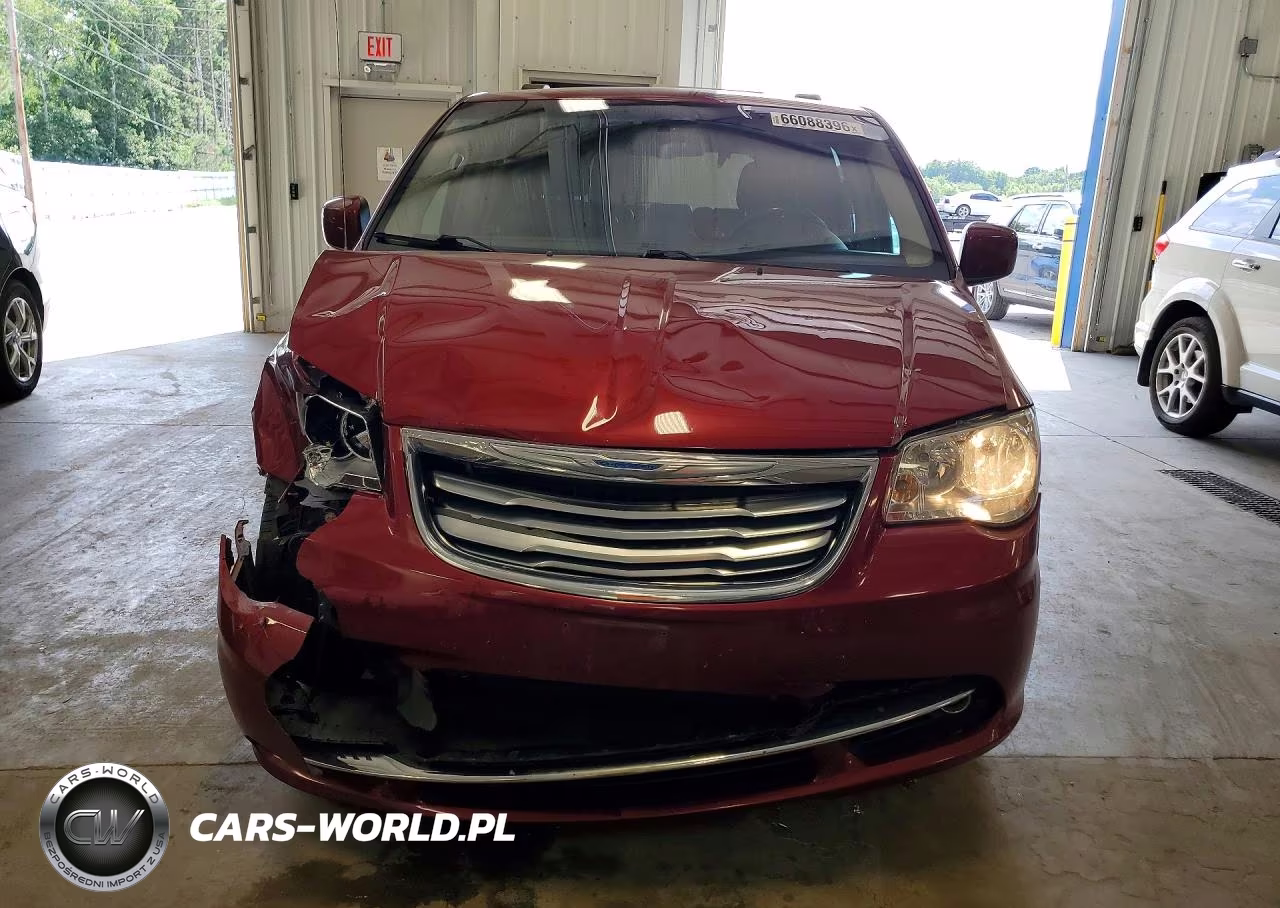 2015 Chrysler Town & Country Touring VIN:2C4RC1BGXFR698369 - 5