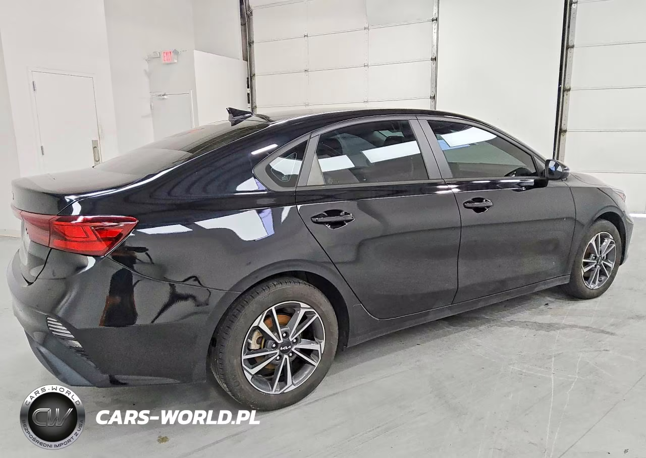 2024 Kia Forte Lxs VIN:3KPF24AD4RE705448 - 3