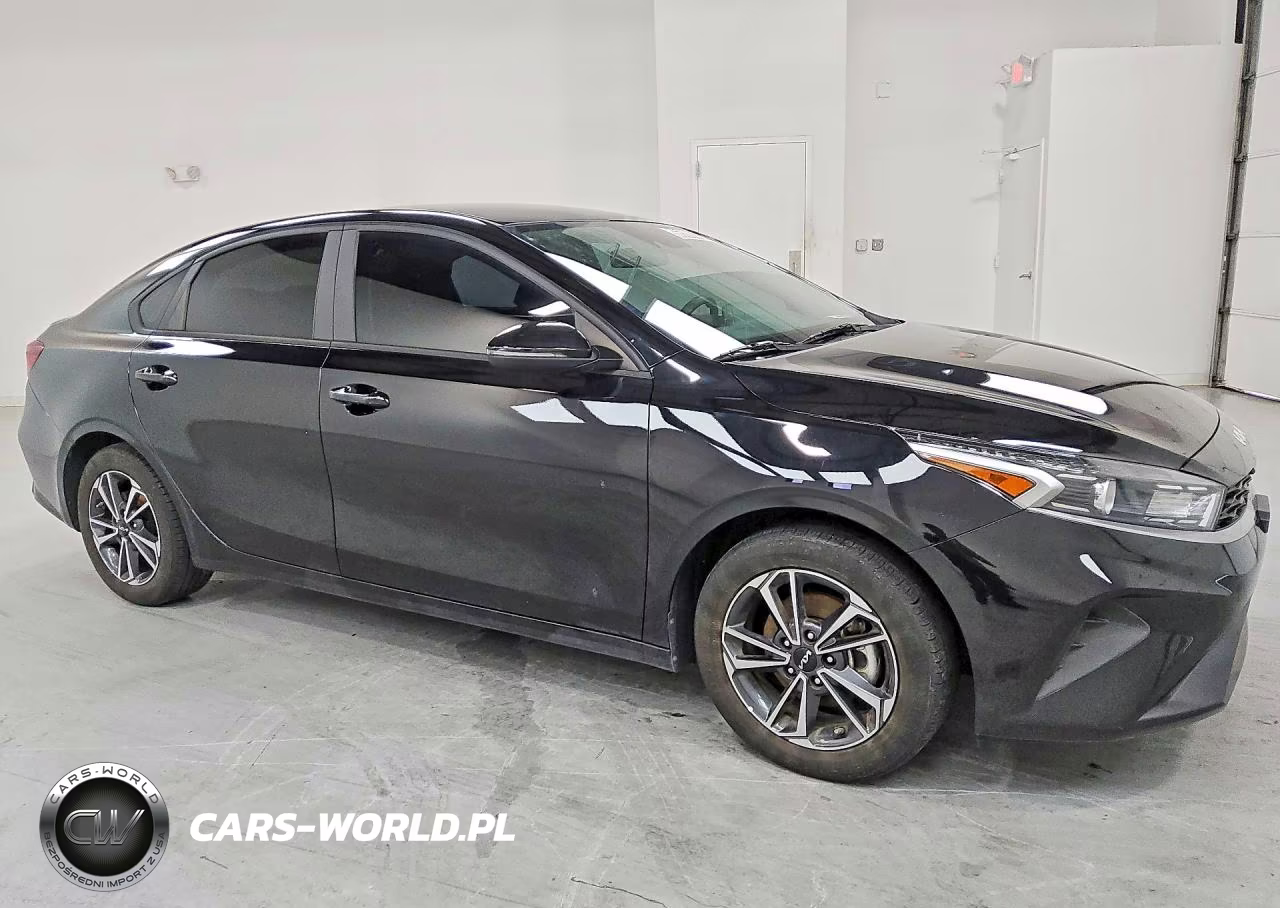 2024 Kia Forte Lxs VIN:3KPF24AD4RE705448 - 4