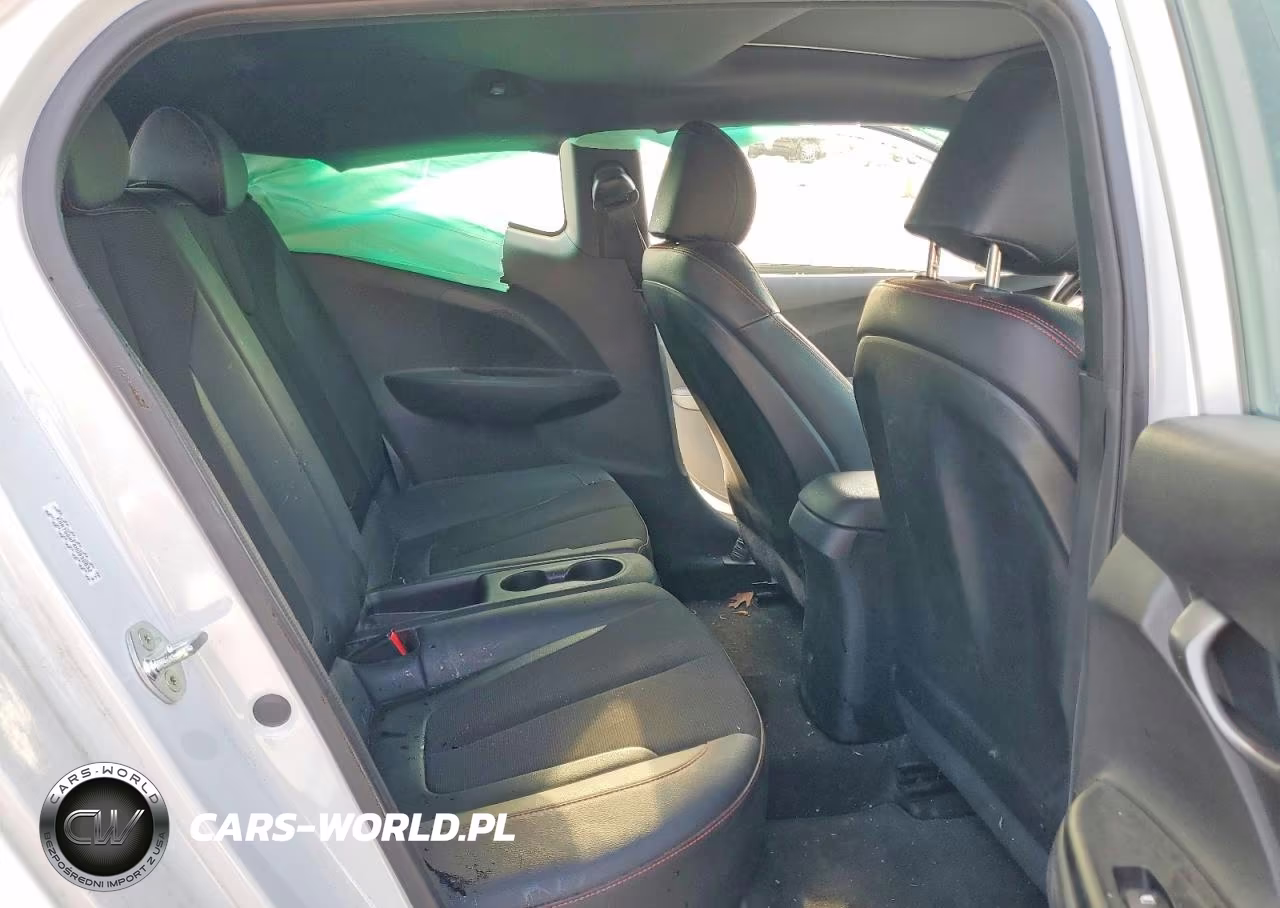 2021 Hyundai Veloster 2.0L Premium VIN:KMHTG6AF4MU032832 - 10