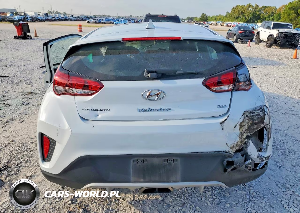 2021 Hyundai Veloster 2.0L Premium VIN:KMHTG6AF4MU032832 - 6