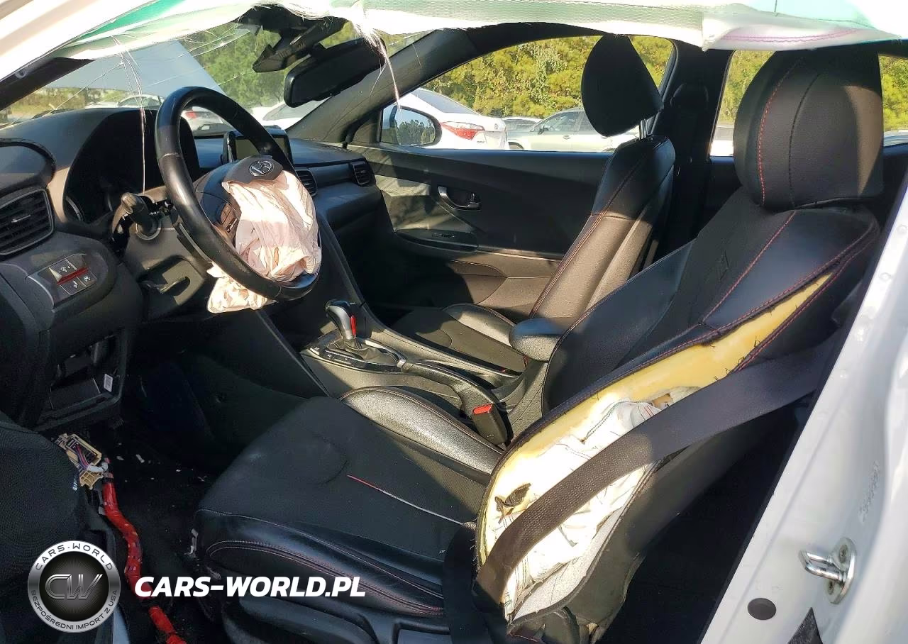 2021 Hyundai Veloster 2.0L Premium VIN:KMHTG6AF4MU032832 - 7