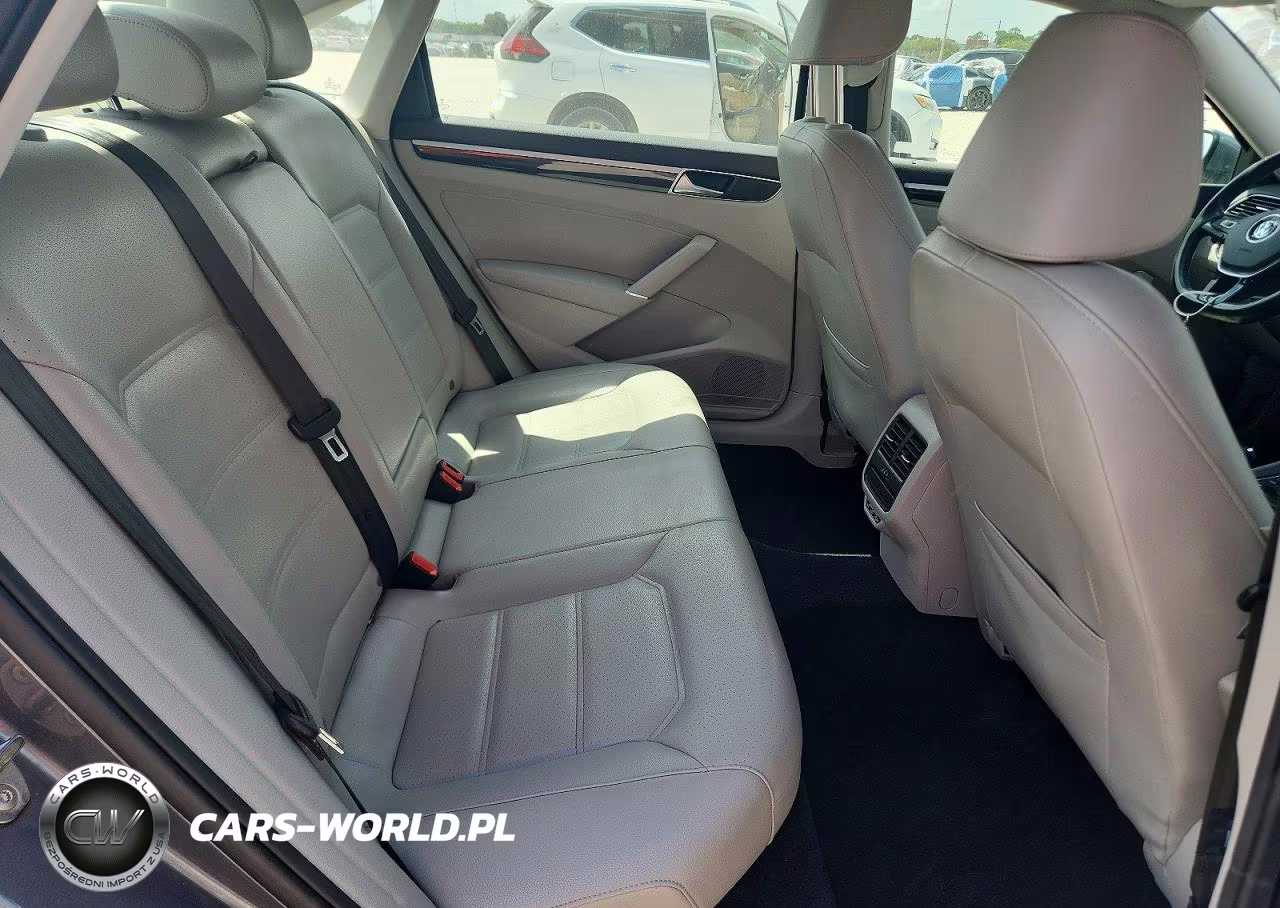 2019 Volkswagen Passat Se R-Line VIN:1VWMA7A33KC005899 - 10