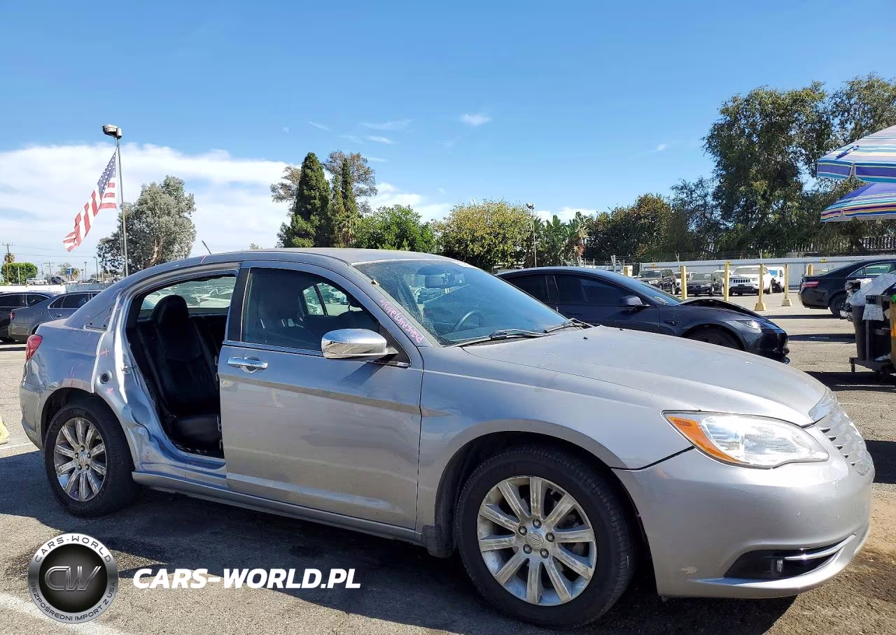 2013 Chrysler 200 Limited VIN:1C3CCBCG2DN573889 - 4