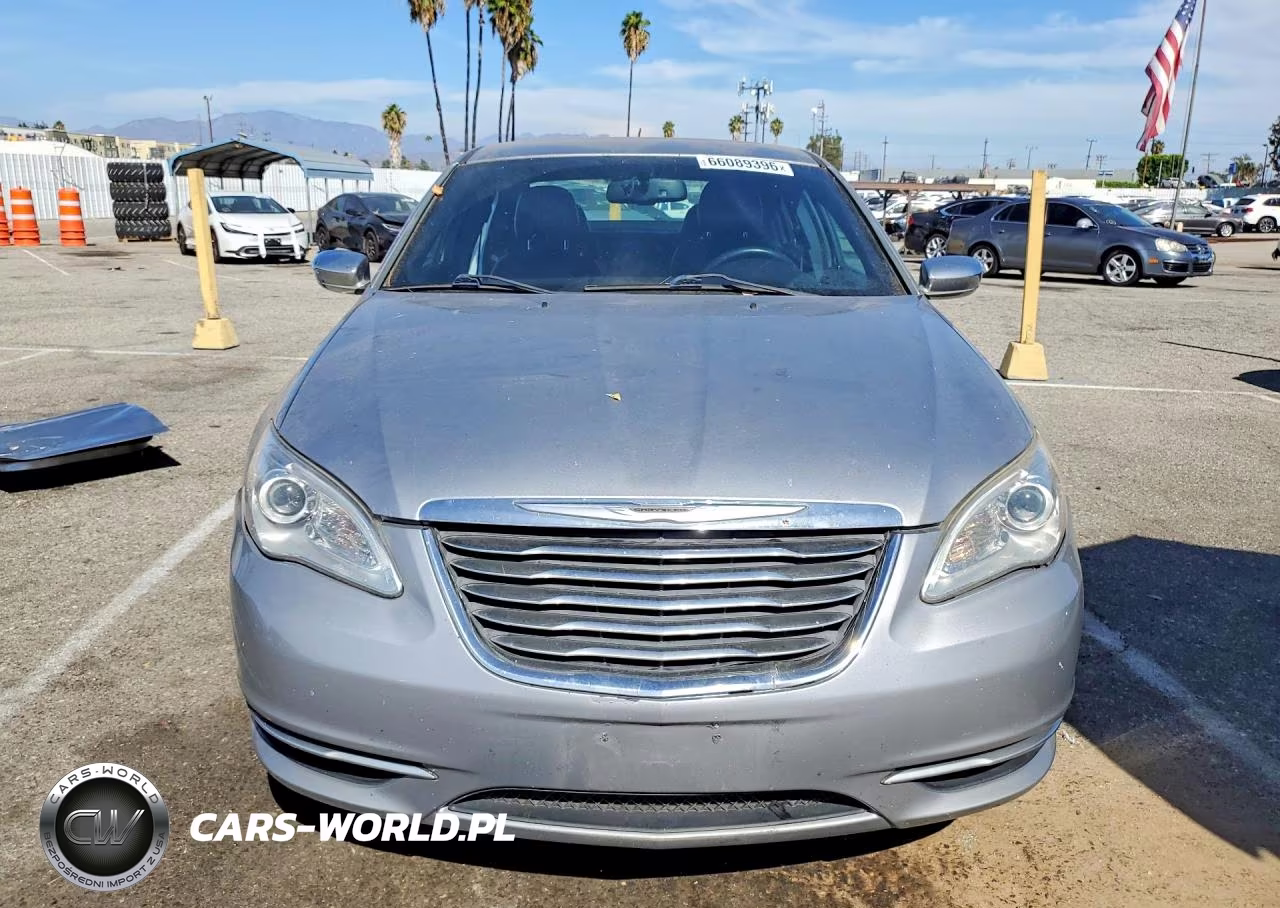 2013 Chrysler 200 Limited VIN:1C3CCBCG2DN573889 - 5