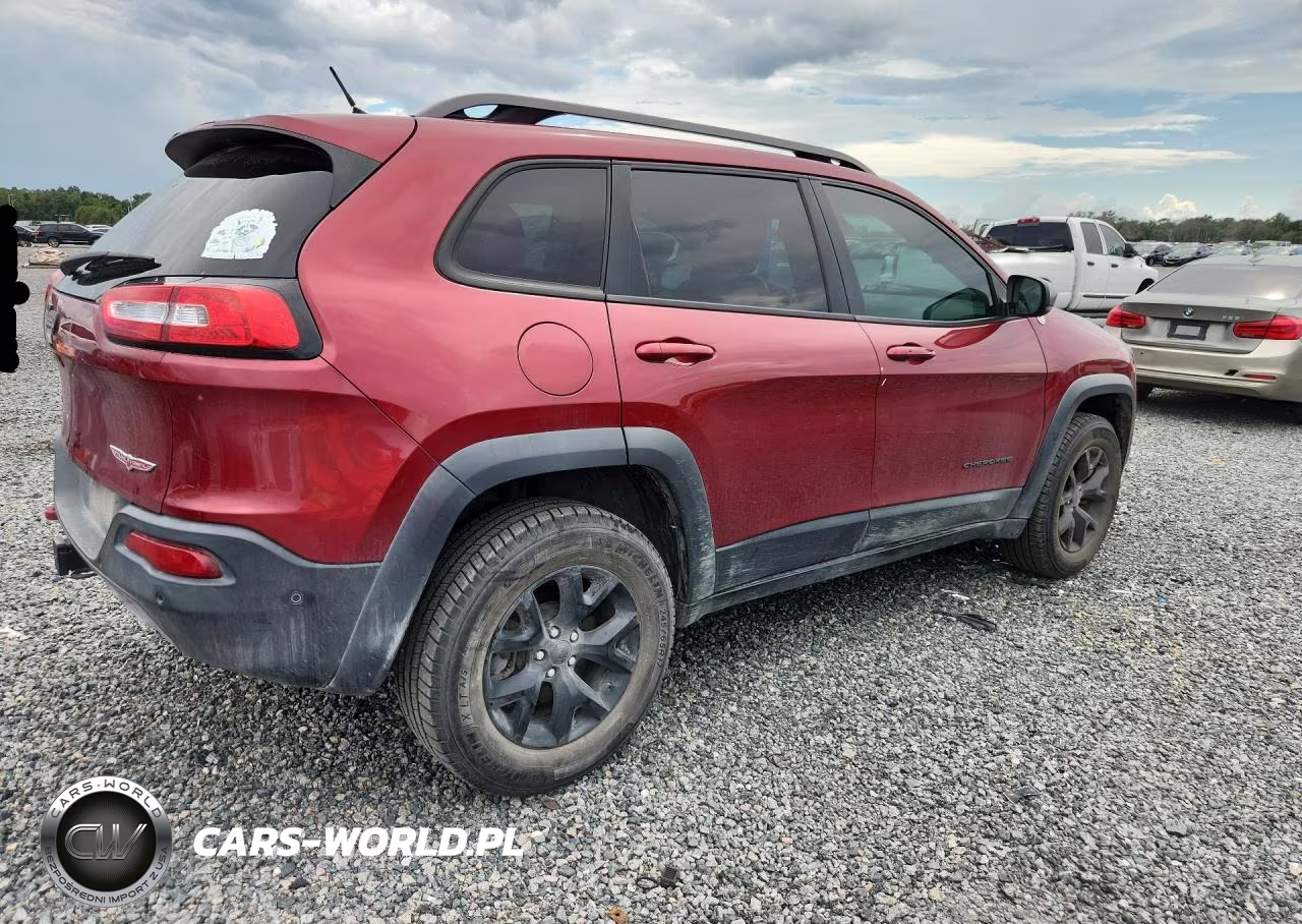 2015 Jeep Cherokee Trailhawk VIN:1C4PJMBS4FW594003 - 3
