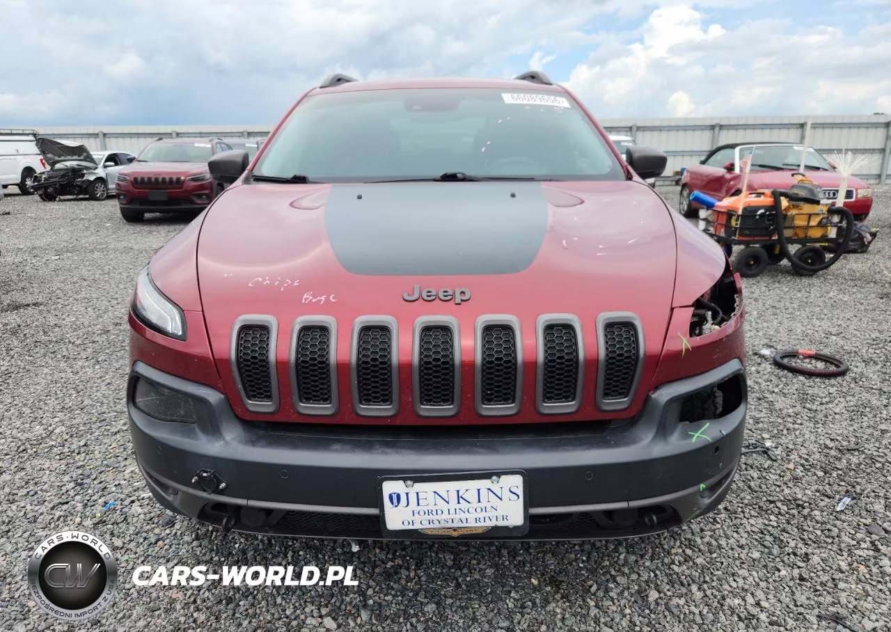 2015 Jeep Cherokee Trailhawk VIN:1C4PJMBS4FW594003 - 5