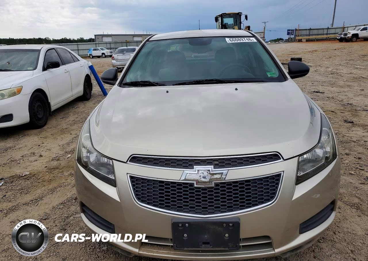 2013 Chevrolet Cruze Ls VIN:1G1PA5SG9D7279277 - 5