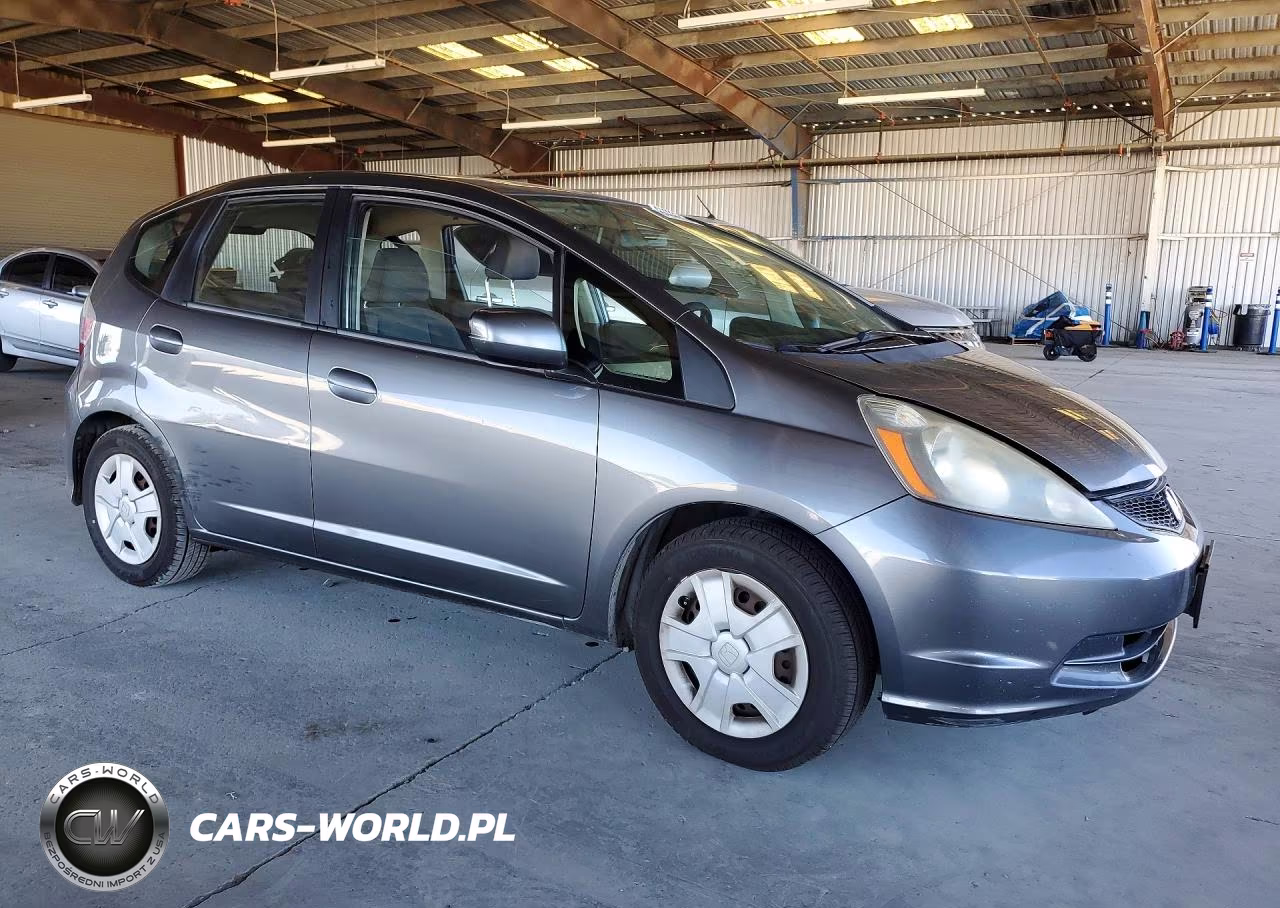 2013 Honda Fit VIN:JHMGE8G30DC034165 - 4
