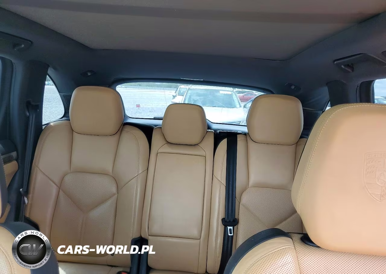 2016 Porsche Cayenne S VIN:WP1AB2A22GLA94285 - 10