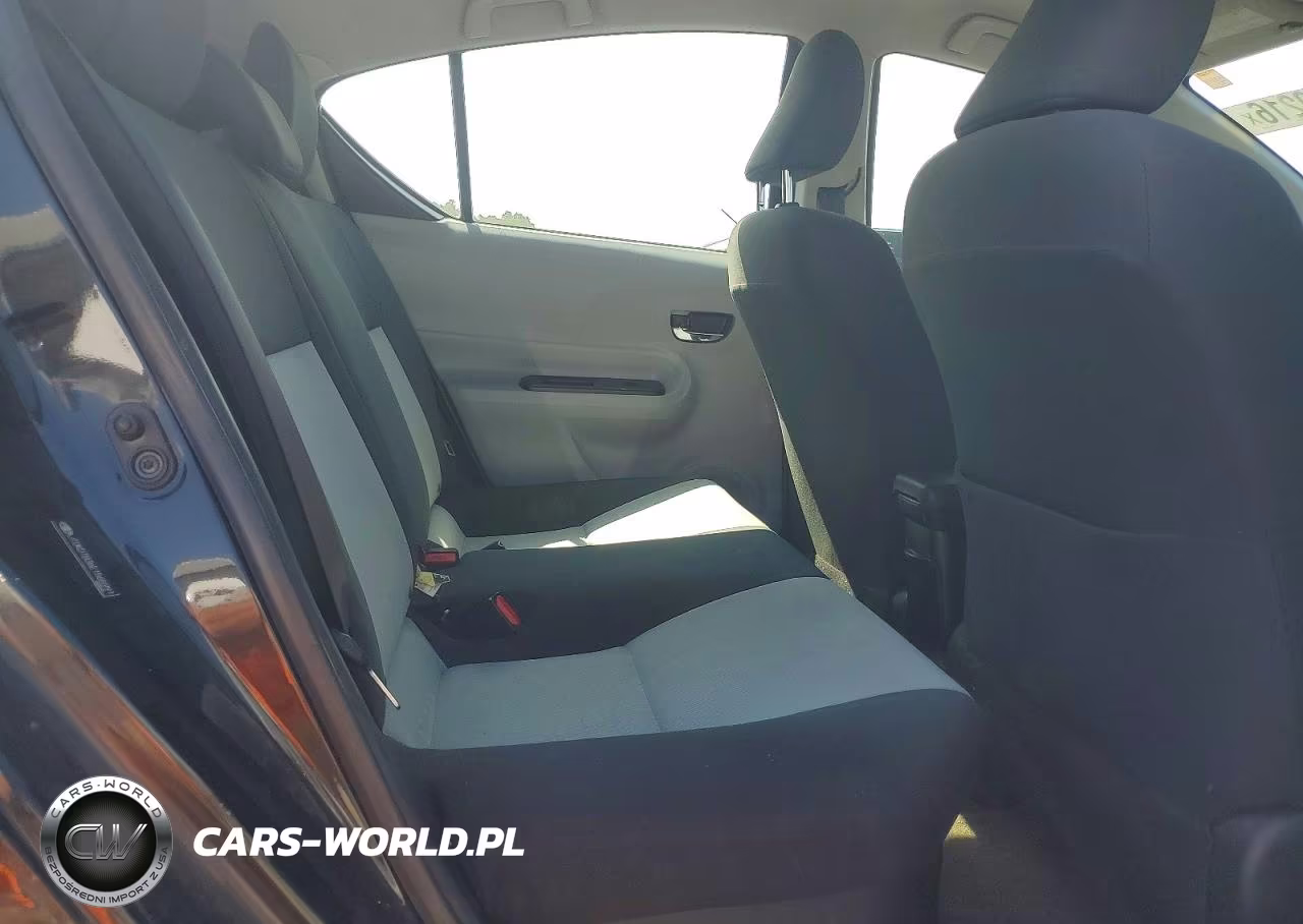 2014 Toyota Prius C Two VIN:JTDKDTB36E1565991 - 10