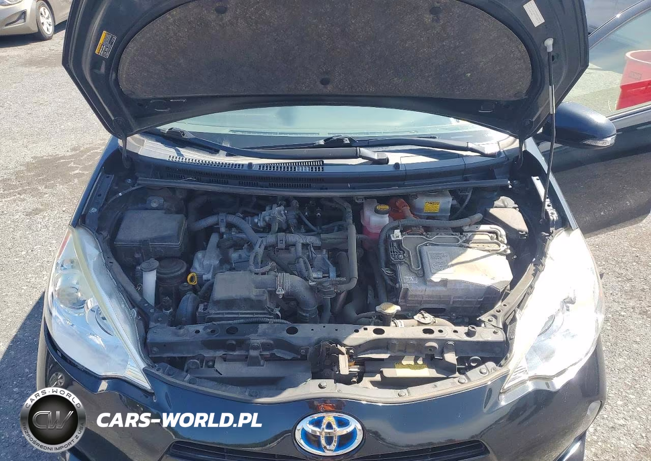 2014 Toyota Prius C Two VIN:JTDKDTB36E1565991 - 11