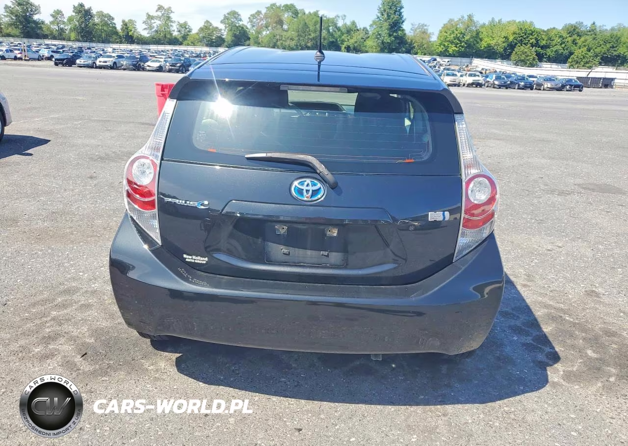 2014 Toyota Prius C Two VIN:JTDKDTB36E1565991 - 6