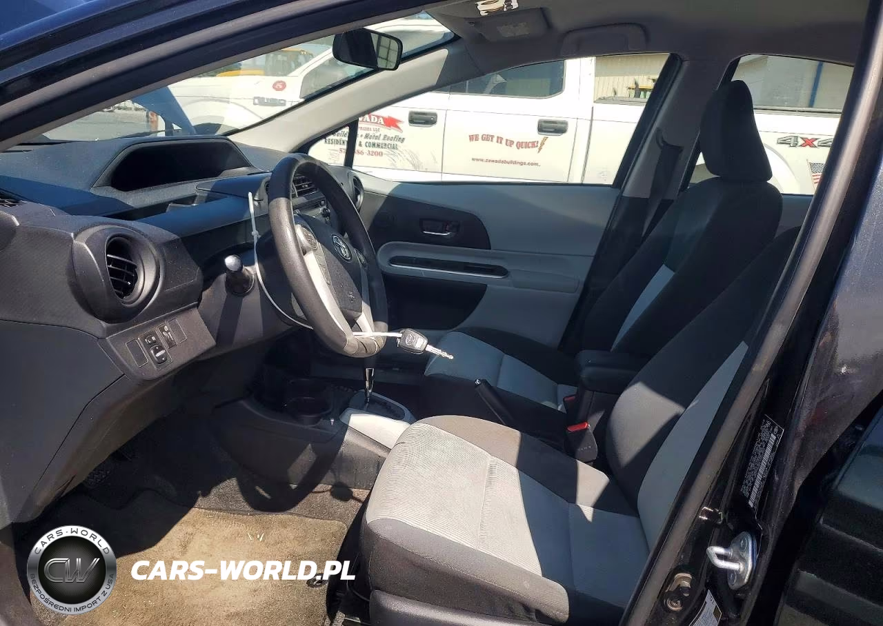 2014 Toyota Prius C Two VIN:JTDKDTB36E1565991 - 7
