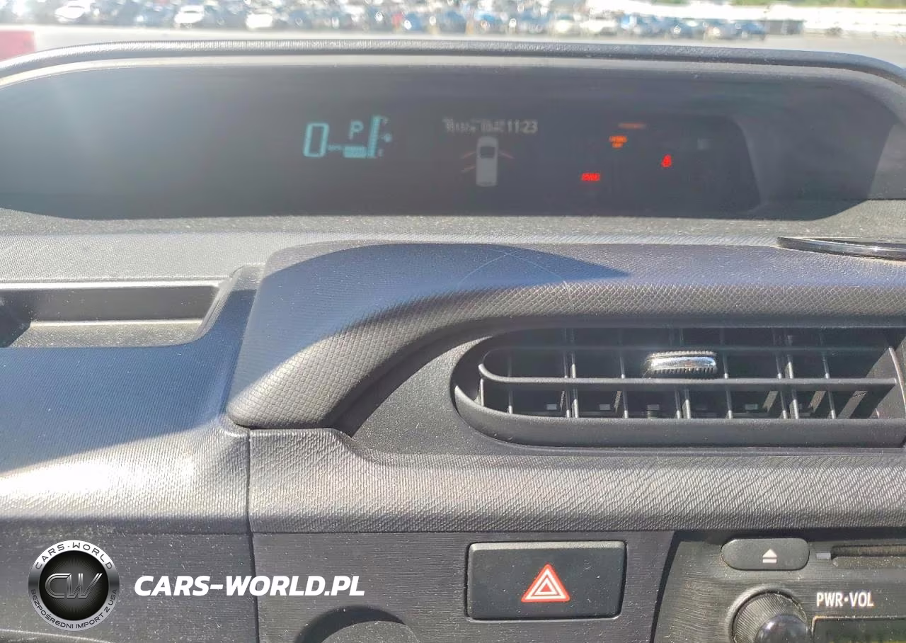 2014 Toyota Prius C Two VIN:JTDKDTB36E1565991 - 9