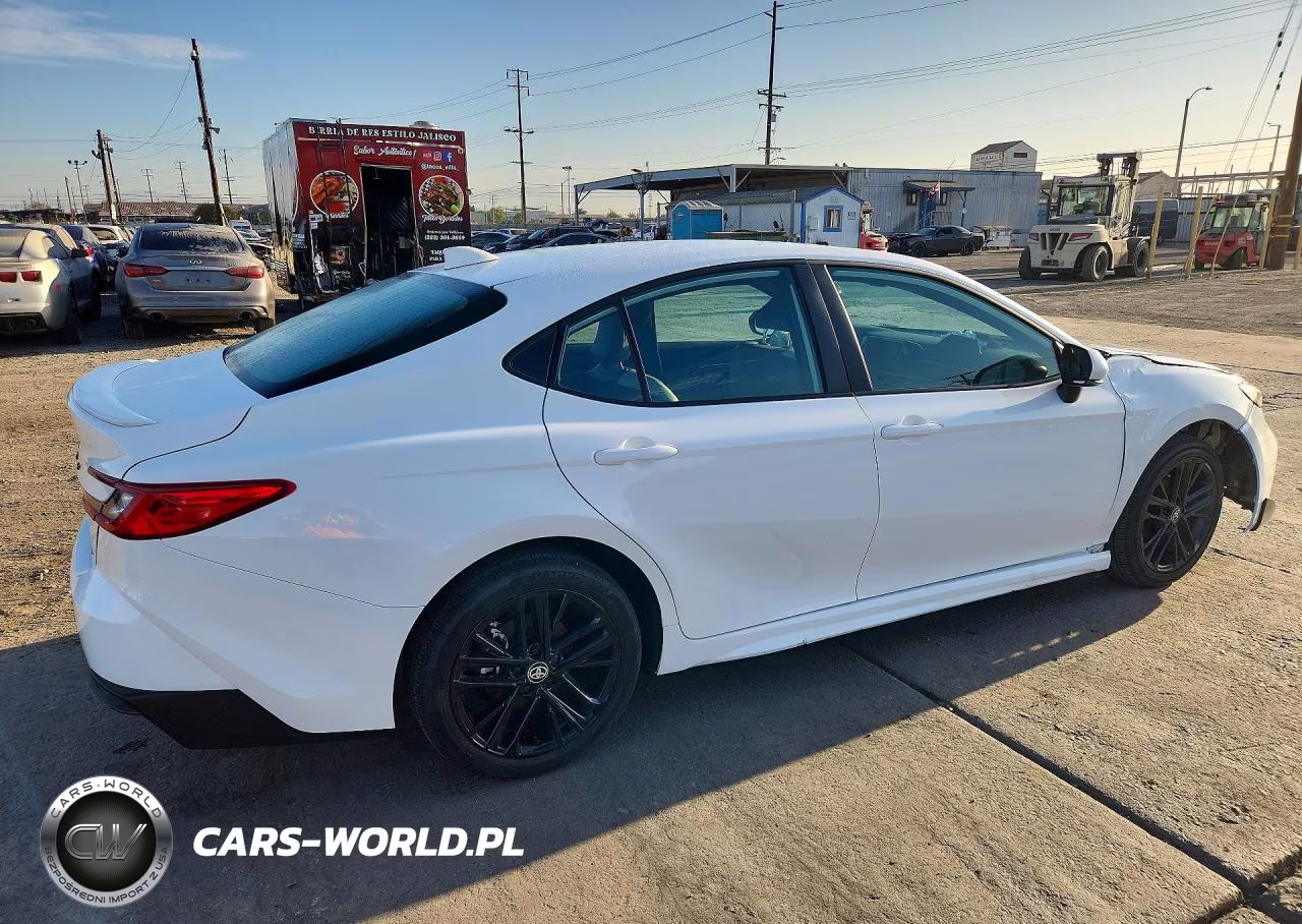 2026 Toyota Camry Se VIN:4T1DBADK8TU046424 - 3