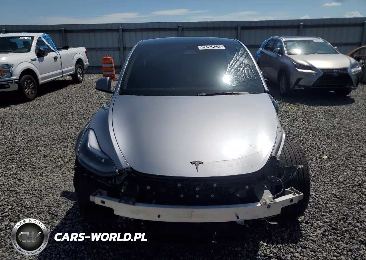 2024 Tesla Model Y VIN:7SAYGDEF2RA312368 - 5