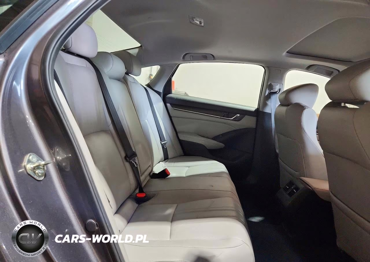 2018 Honda Accord Touring VIN:1HGCV2F95JA025070 - 10