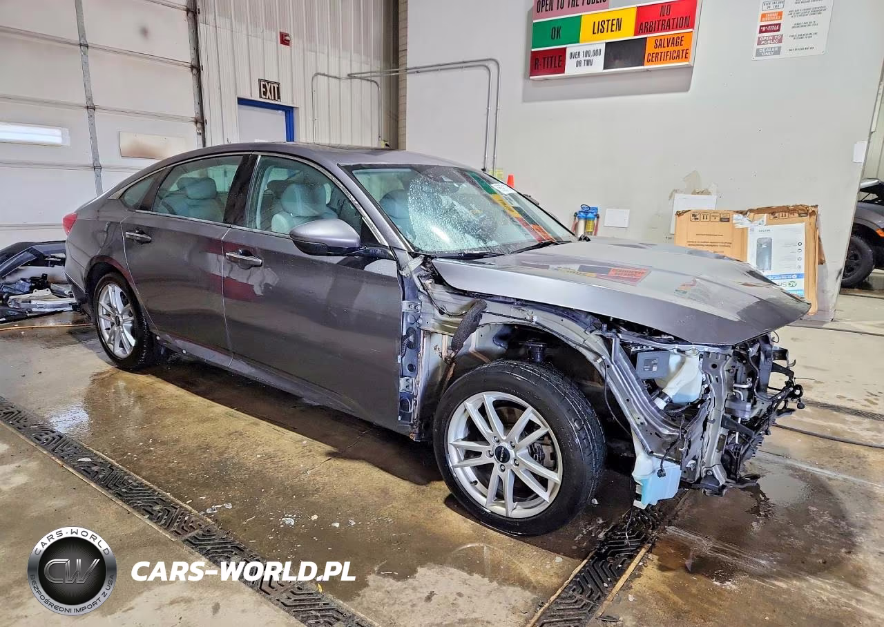 2018 Honda Accord Touring VIN:1HGCV2F95JA025070 - 4