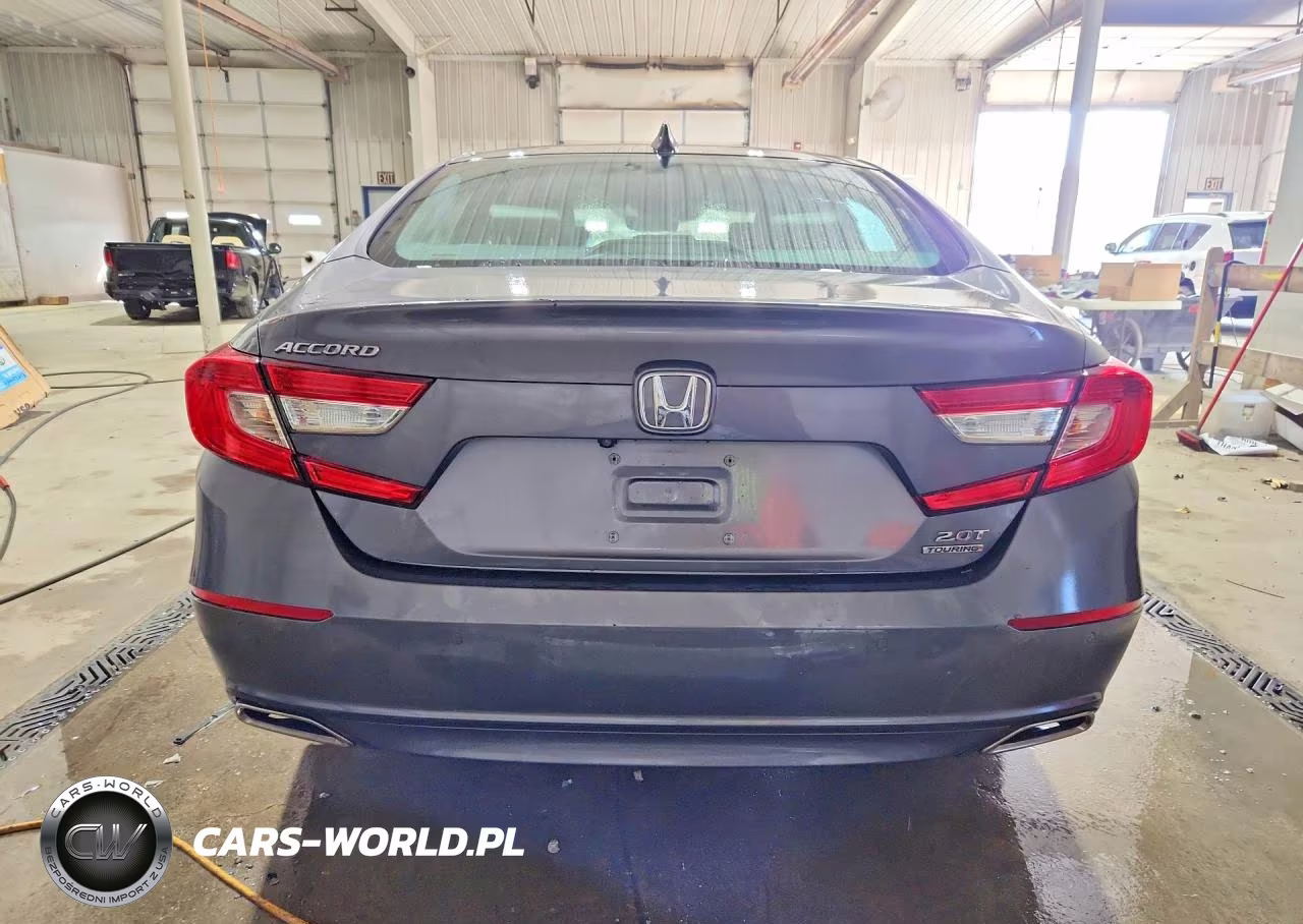 2018 Honda Accord Touring VIN:1HGCV2F95JA025070 - 6