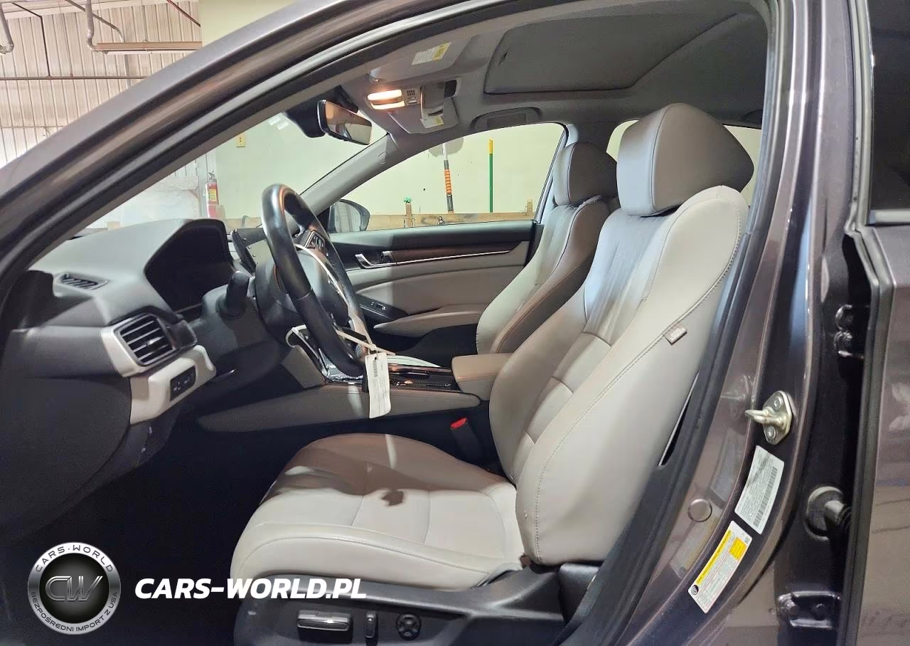 2018 Honda Accord Touring VIN:1HGCV2F95JA025070 - 7
