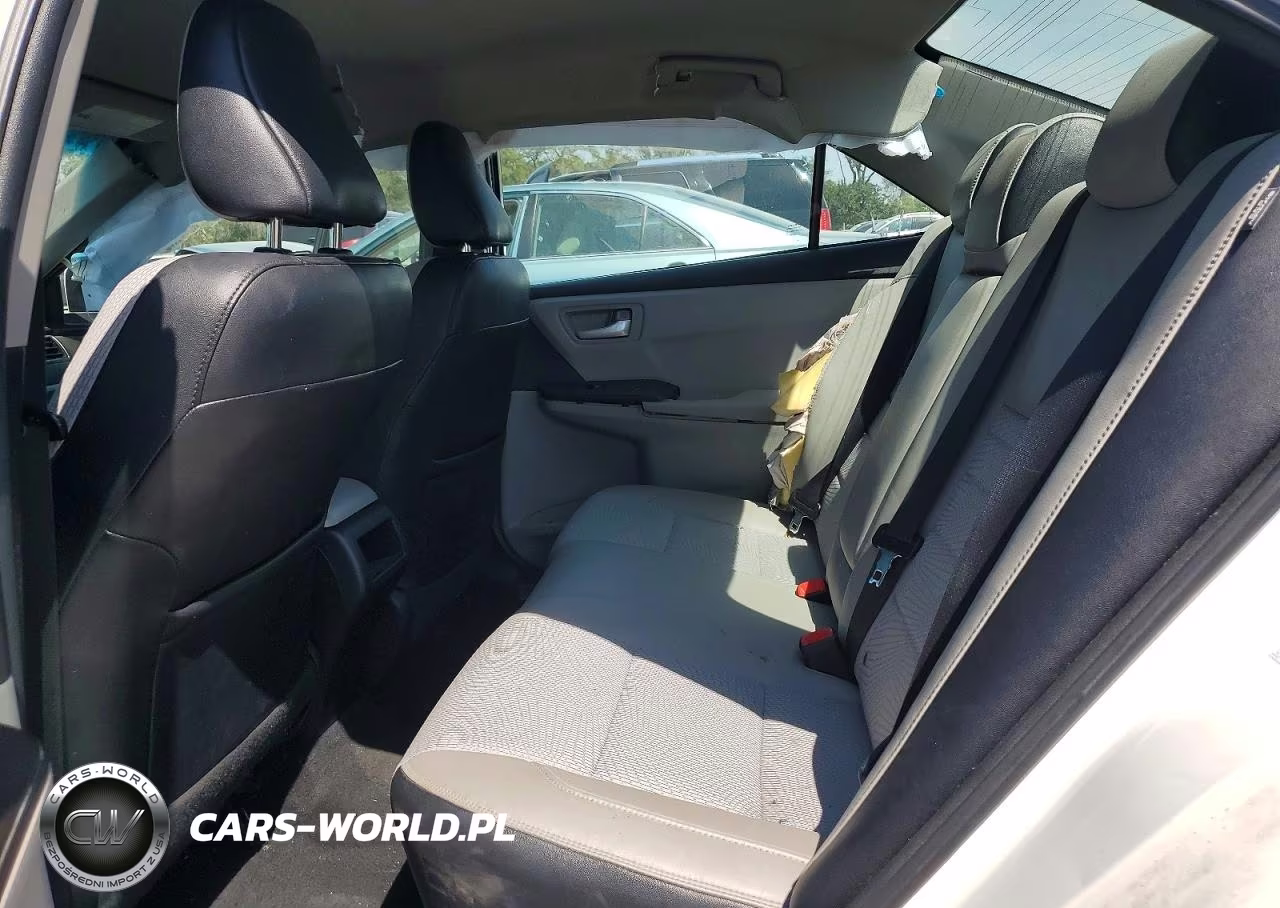 2017 Toyota Camry Se VIN:4T1BF1FK7HU330269 - 10